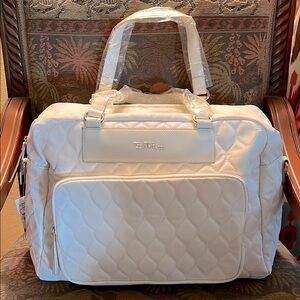 BELLA RUSSO Cream Quilted 17.7” Weekend Bag with Shoulder Strap